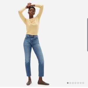 Everlane Cheeky Jean with raw hem / SZ 27